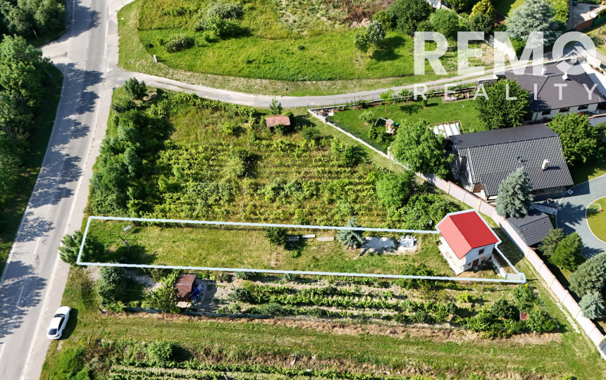 Rekreačný domček s pekným pozemkom v Harmónii. Odporúčam
