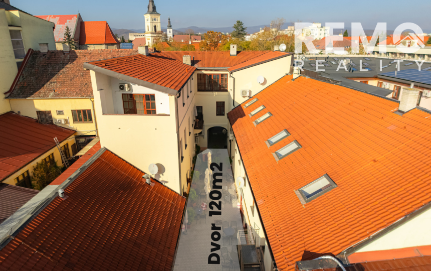 Komerčné priestory v centre s dvorom 120m2 a garážou. TOP PONUKA