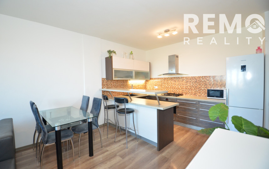 PREDANÉ - Pekný 2-izb. byt so šatníkom a vlastným kúrením. Nízke náklady a výborná dispozícia