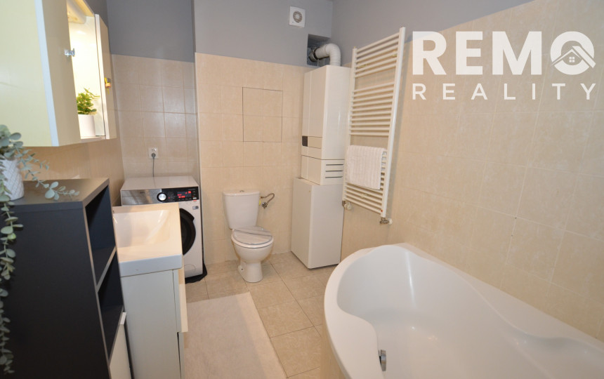 PREDANÉ - Pekný 2-izb. byt so šatníkom a vlastným kúrením. Nízke náklady a výborná dispozícia