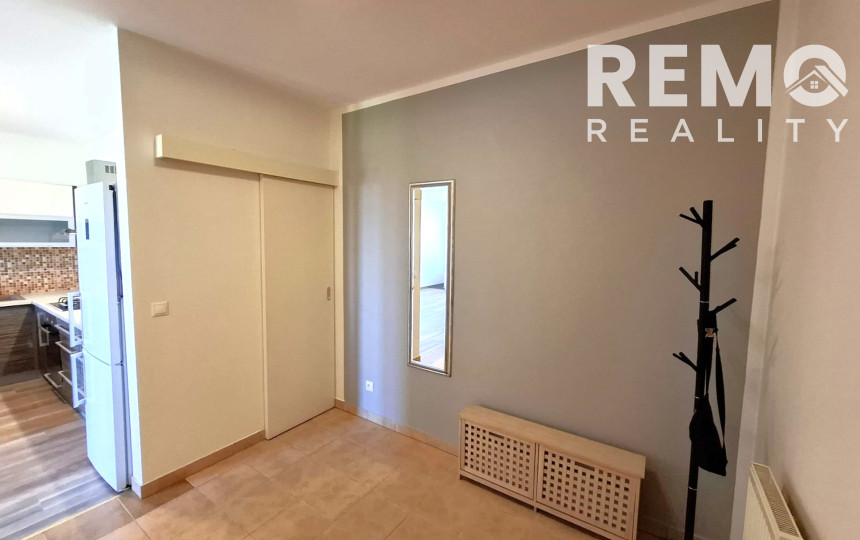 PREDANÉ - Pekný 2-izb. byt so šatníkom a vlastným kúrením. Nízke náklady a výborná dispozícia