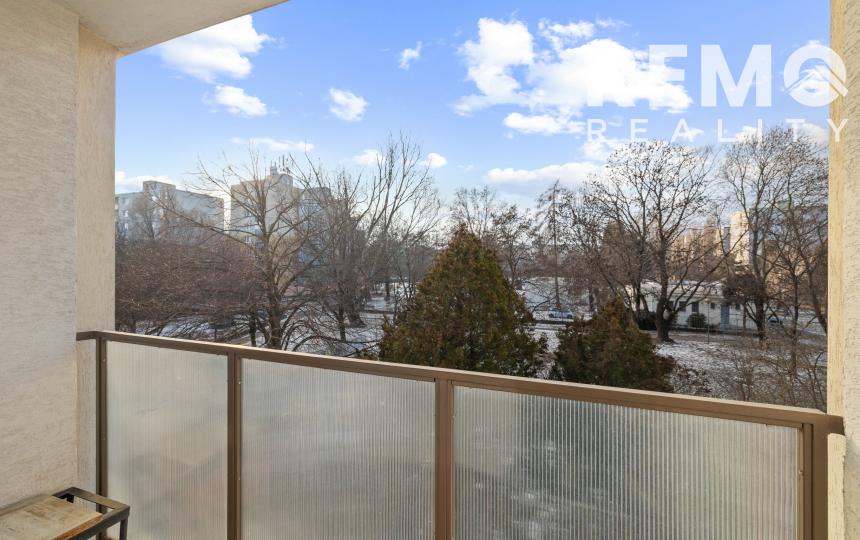 Priestranný 3-izb. byt s dvomi balkónmi v tichej časti Ružinova