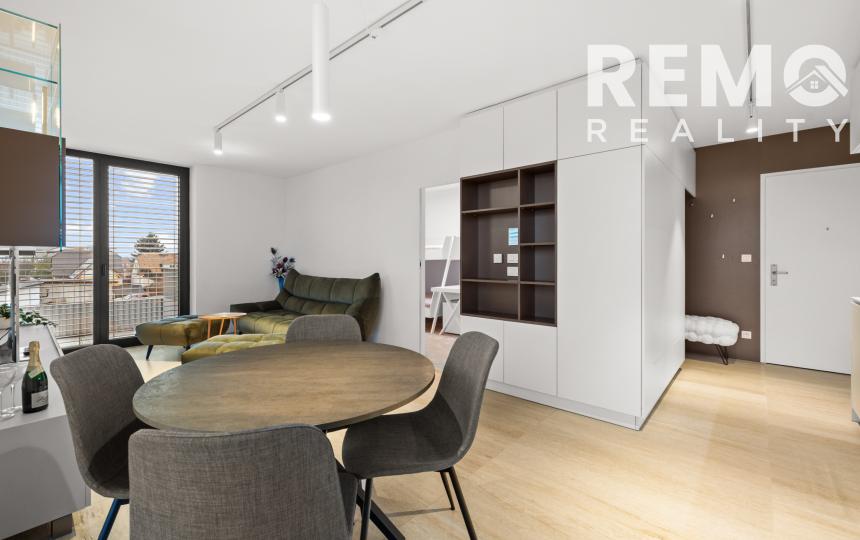 Krásny, nadštandardný 3 izb. byt, internet, parkovanie v CENE. Novostavba PODUN