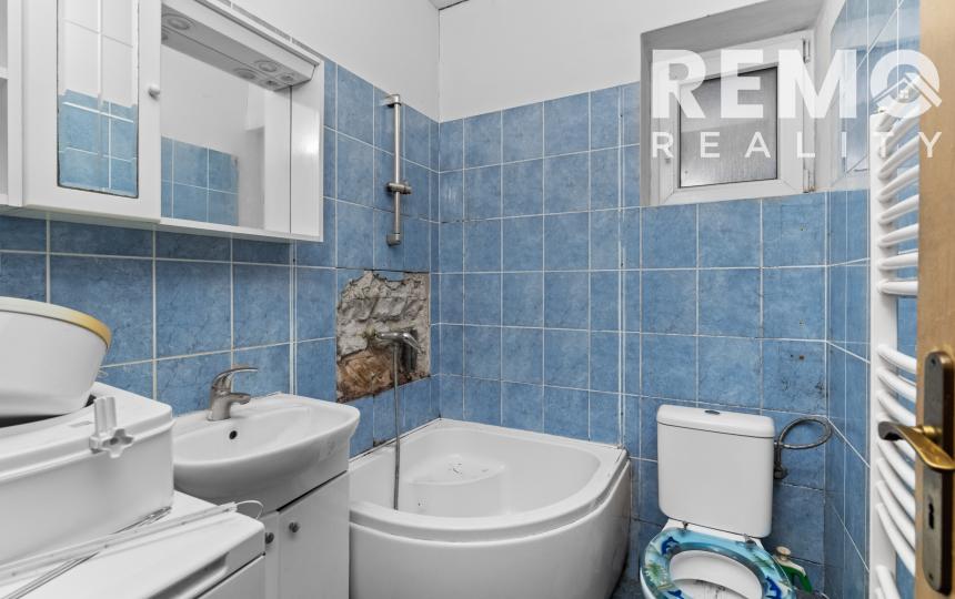 Pekný rodinný dom pod lesom s veľkým potenciálom. Nová strecha