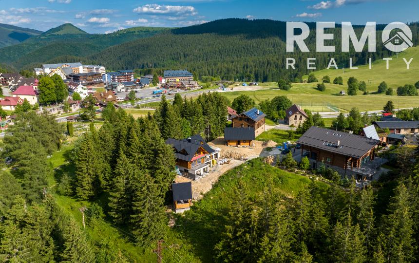 Stavebný pozemok so sieťami. Nádherný výhľad. Donovalley Resort.