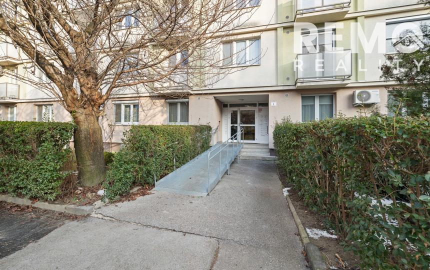 Veľký 3-izb. byt s dvomi balkónmi a výhľadom do zelene. TOP PONUKA