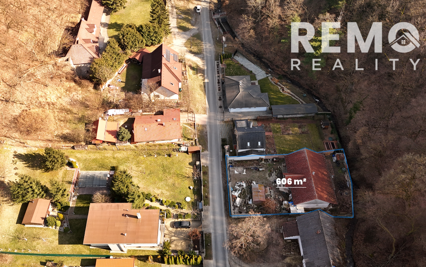 Pekný rodinný dom pod lesom s veľkým potenciálom. Nová strecha