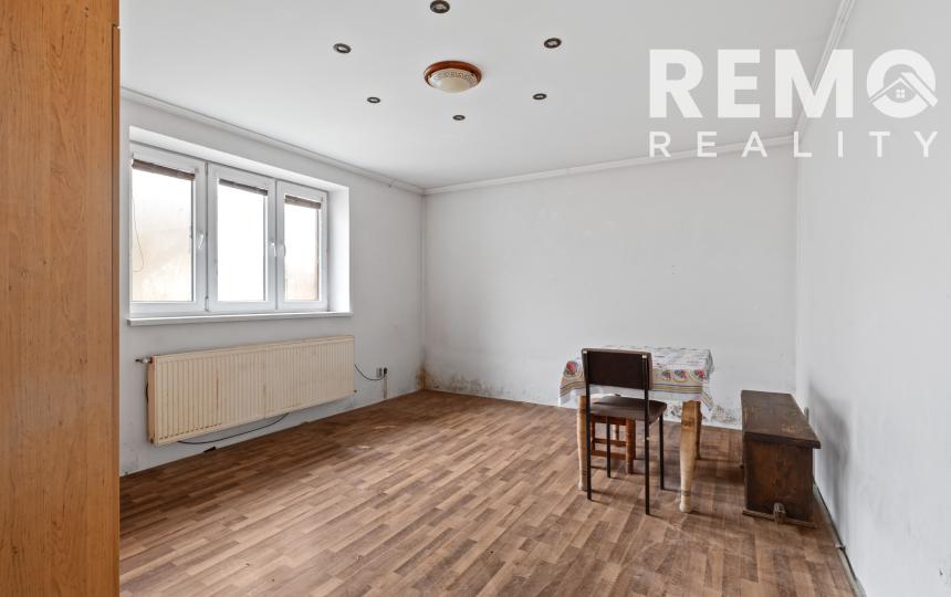 Pekný rodinný dom pod lesom s veľkým potenciálom. Nová strecha