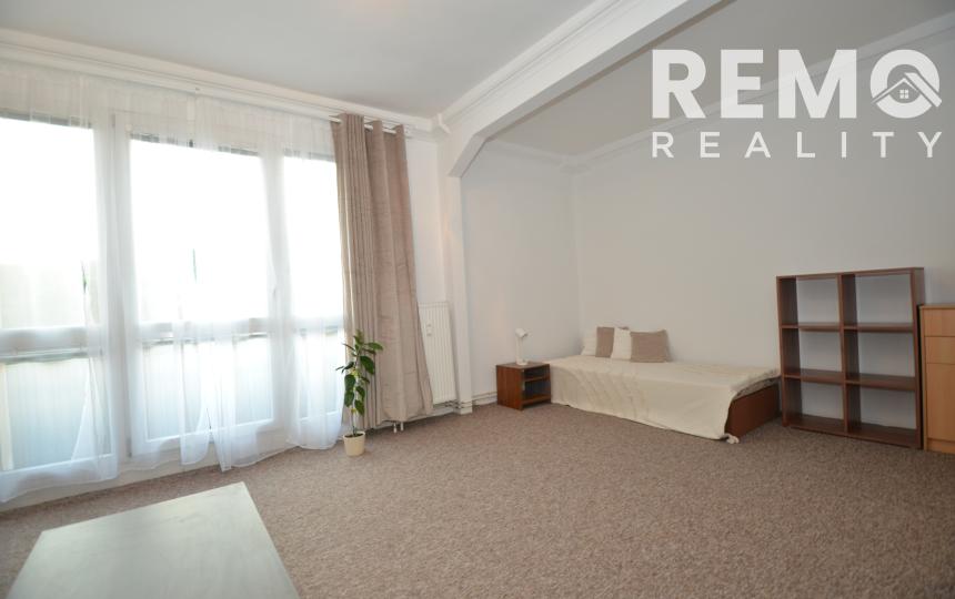 Veľký 1-izbový byt s krásnym výhľadom na Karpaty, Teplická ulica