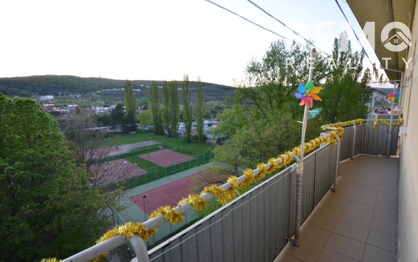 Veľký 1-izbový byt s krásnym výhľadom na Karpaty, Teplická ulica