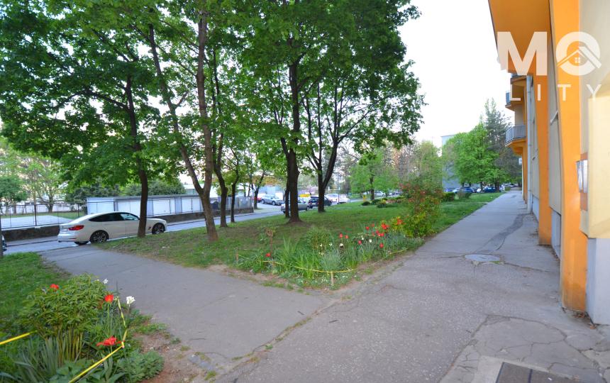 Veľký 1-izbový byt s krásnym výhľadom na Karpaty, Teplická ulica