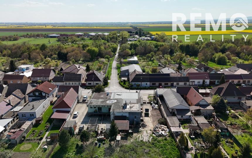 Komerčná budova s pozemkom 1 439 m² + 3-izb byt| IGRAM
