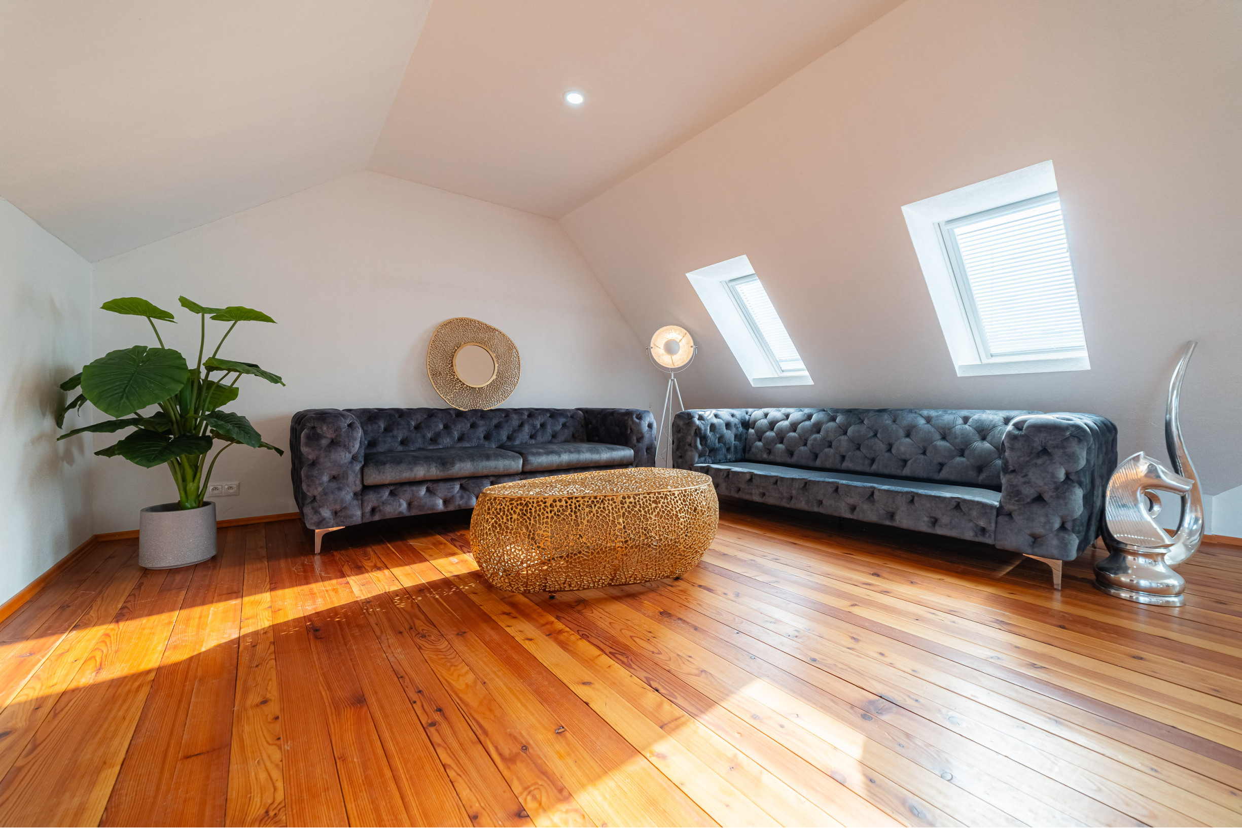 6-izb. Veľký rodinný dom s pivnicou a altánkom. Oplatí sa vidieť.