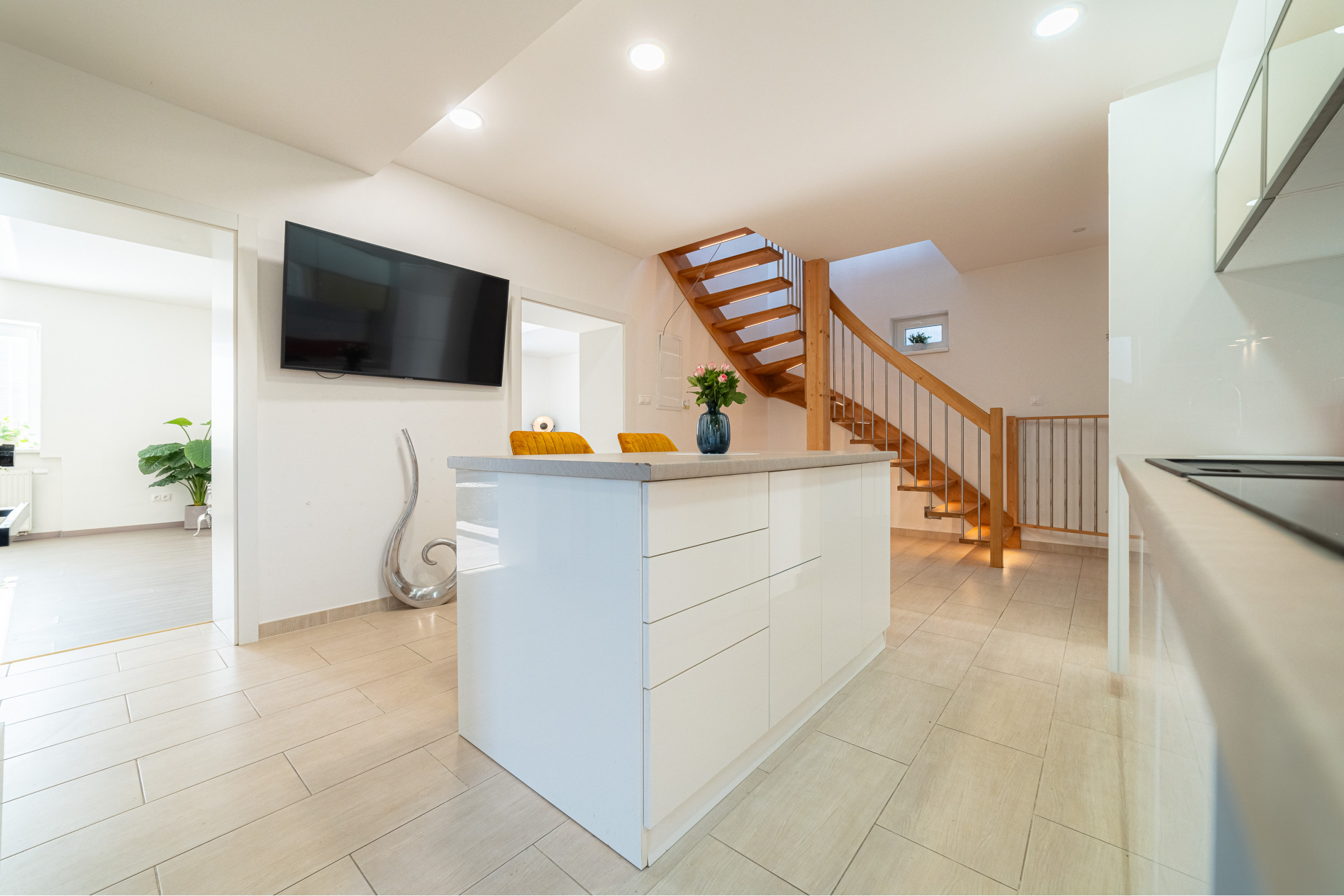 REZERVOVANÉ 6-izb. Rodinný dom s pivnicou, pozemok 638 m² DOHODA MOŽNÁ