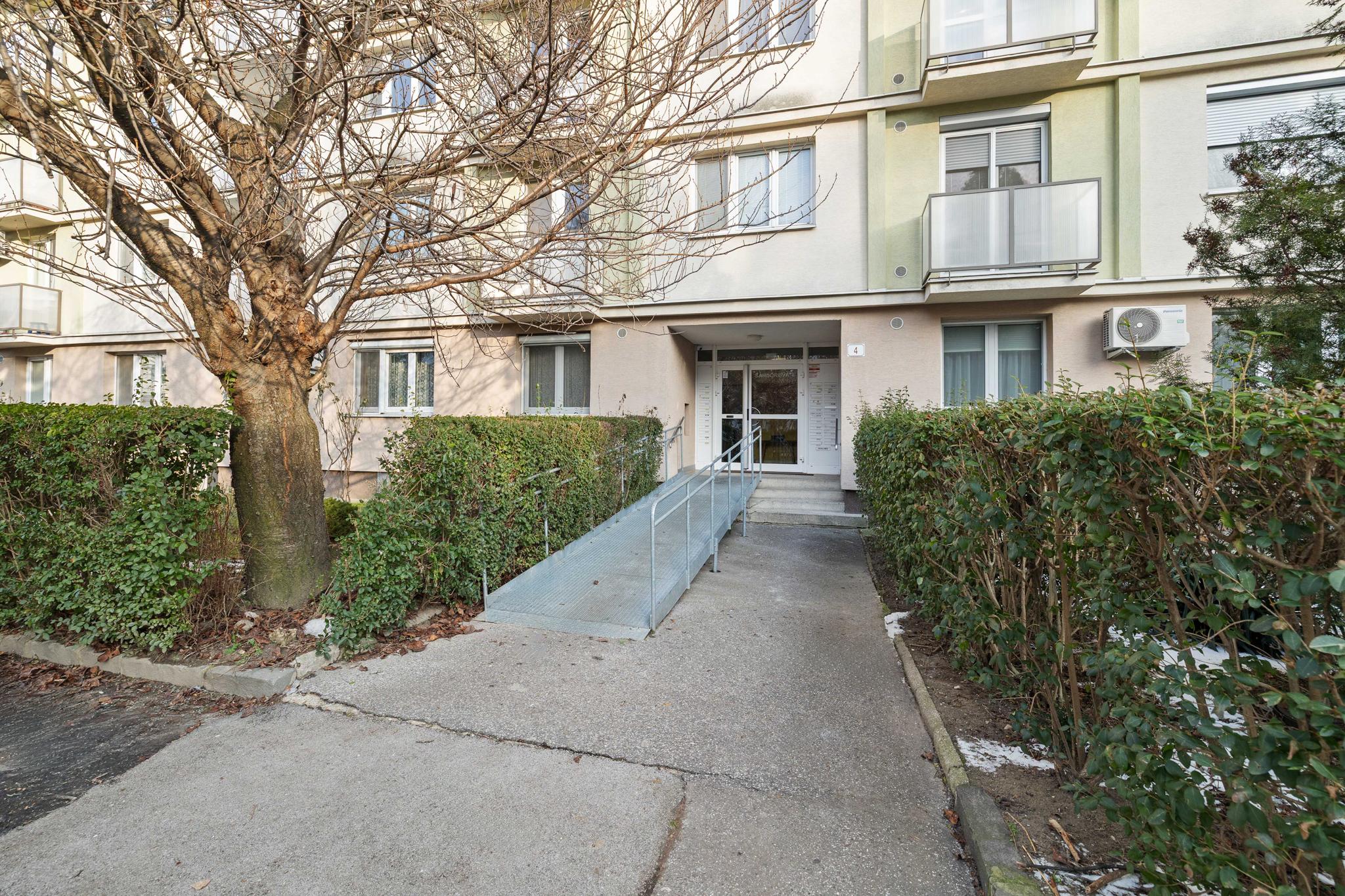 REZERVOVANÉ Veľký 3-izb. byt s dvomi balkónmi a výhľadom do zelene. TOP PONUKA